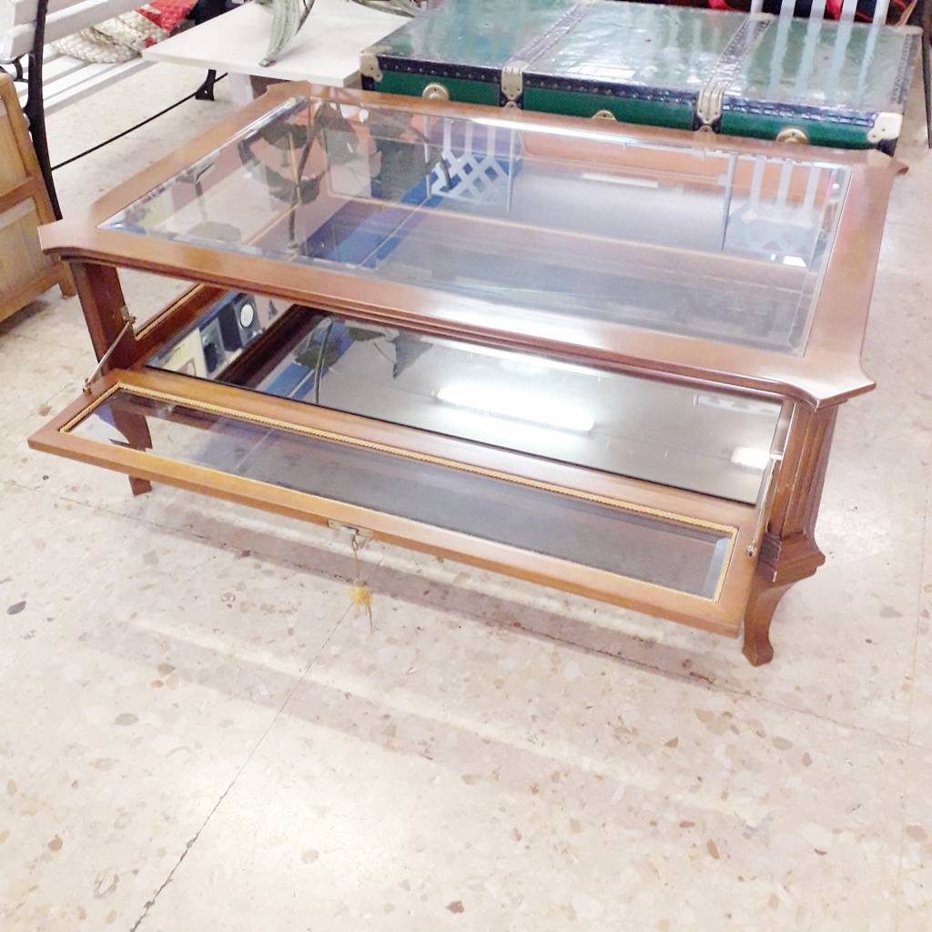 Tavolino Con Espositore