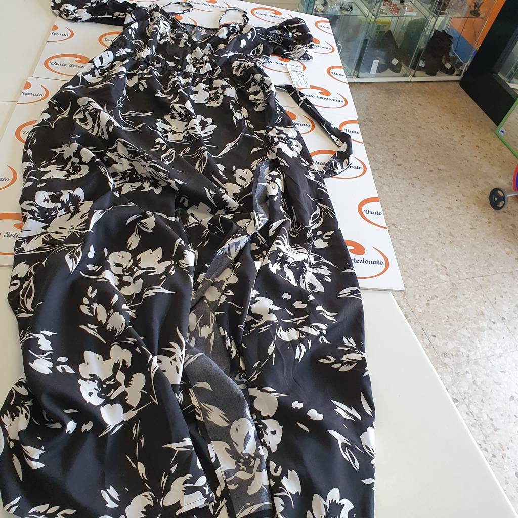 Abito Nero Fiori Bianchi Lungo D/L